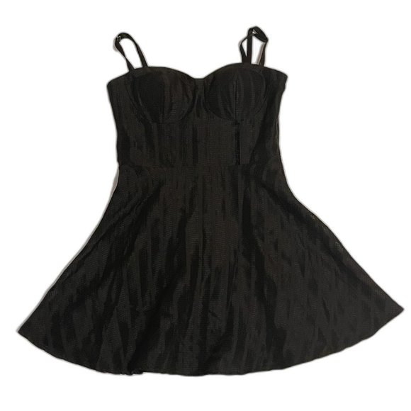 bebe lola wavy dress Medium - Picture 1 of 5